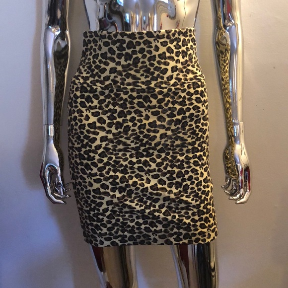 ❤️NWOT Leopard print skirt - Picture 1 of 6